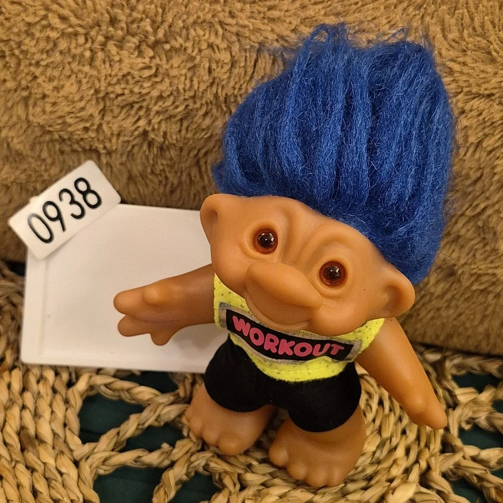 ✅2001 Playmates Totally Troll Susie S. Slim Series 2 Doll with Passport#️⃣0938